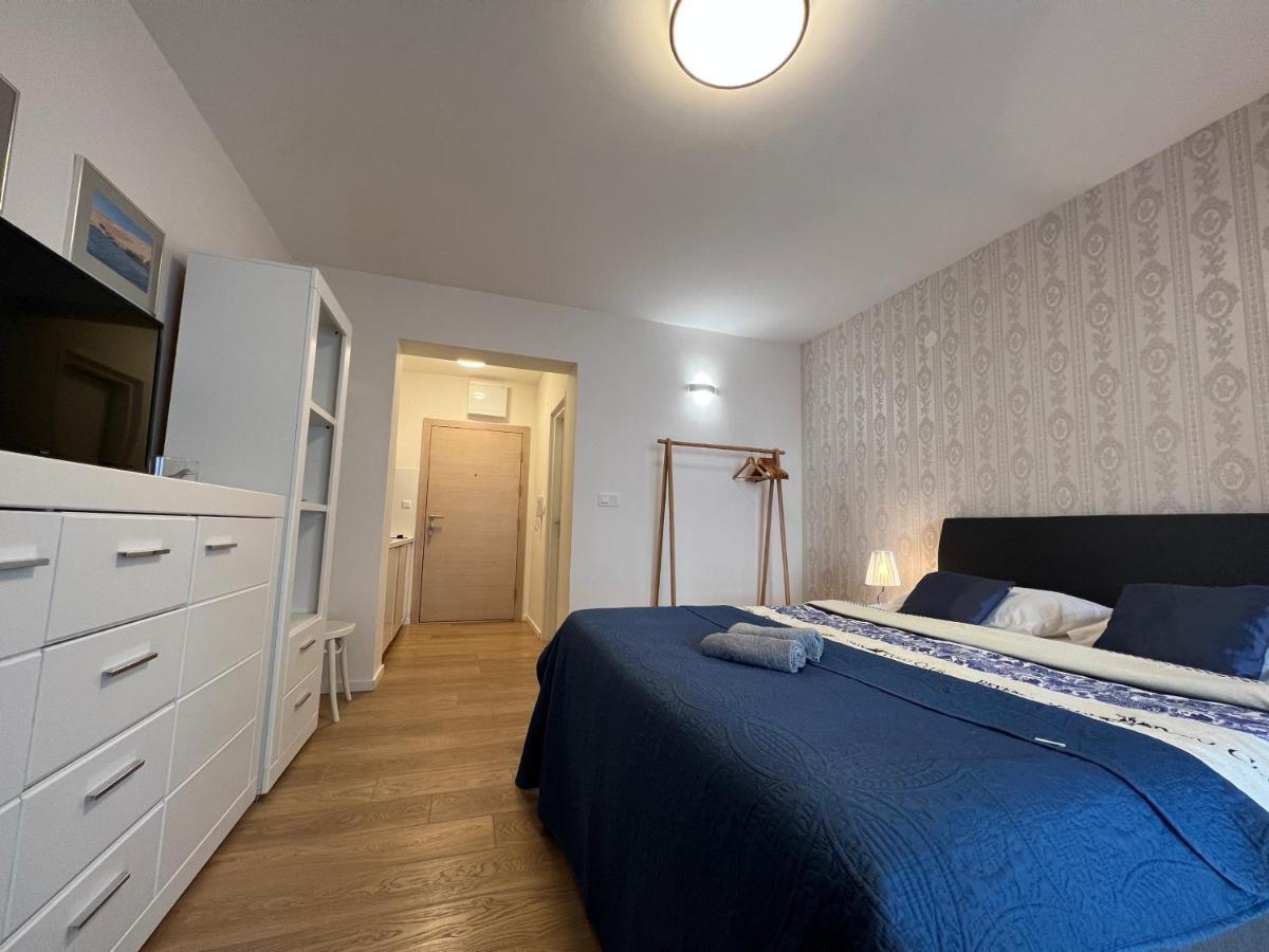 Studio Apartment Marina Mel 诺维·维诺多尔斯基 外观 照片