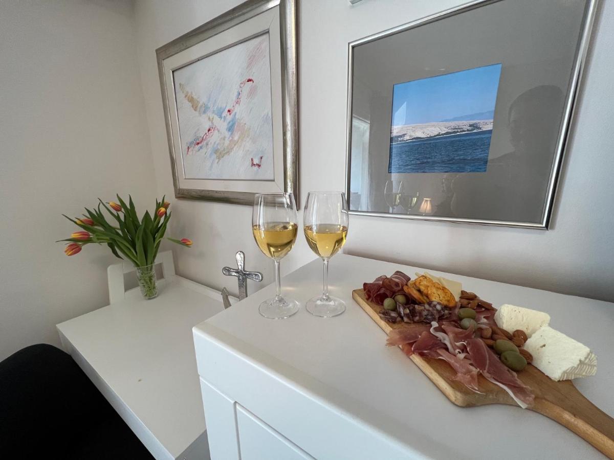 Studio Apartment Marina Mel 诺维·维诺多尔斯基 外观 照片