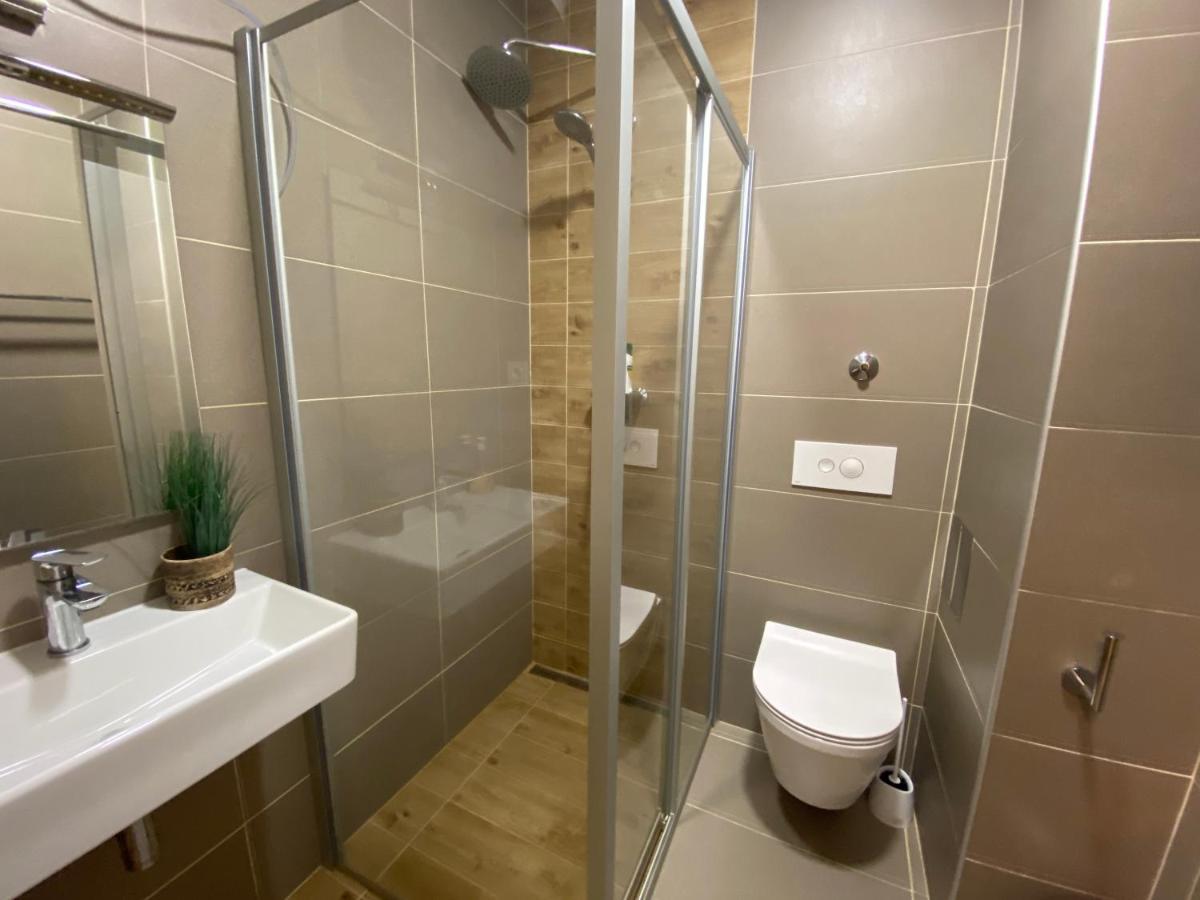 Studio Apartment Marina Mel 诺维·维诺多尔斯基 外观 照片