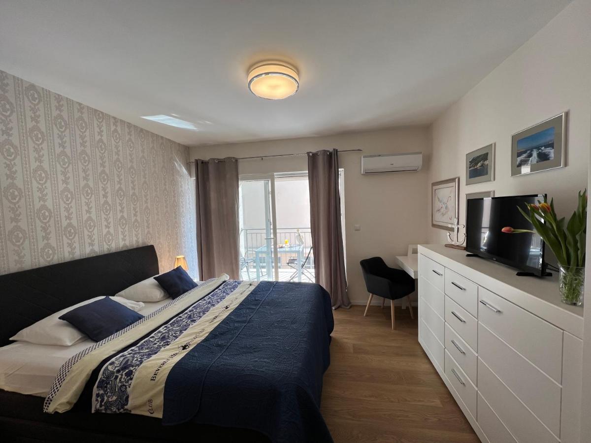 Studio Apartment Marina Mel 诺维·维诺多尔斯基 外观 照片