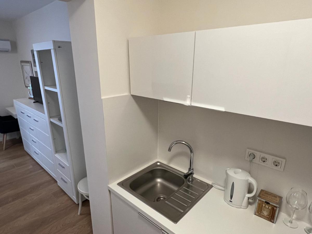 Studio Apartment Marina Mel 诺维·维诺多尔斯基 外观 照片