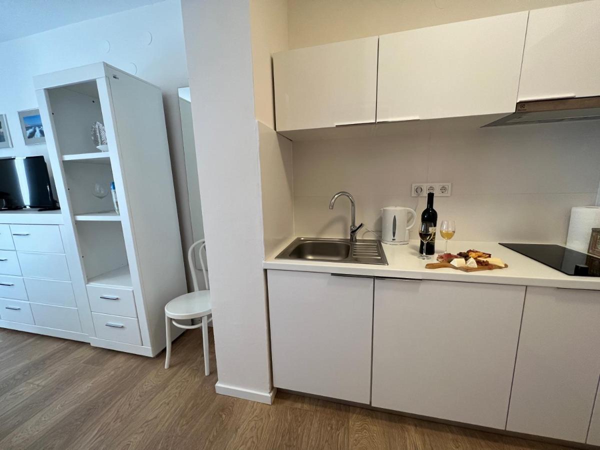 Studio Apartment Marina Mel 诺维·维诺多尔斯基 外观 照片