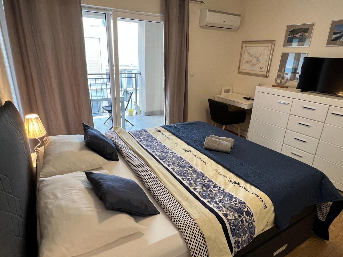 Studio Apartment Marina Mel 诺维·维诺多尔斯基 外观 照片