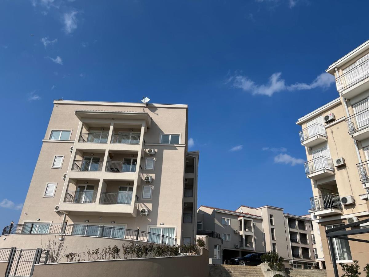 Studio Apartment Marina Mel 诺维·维诺多尔斯基 外观 照片