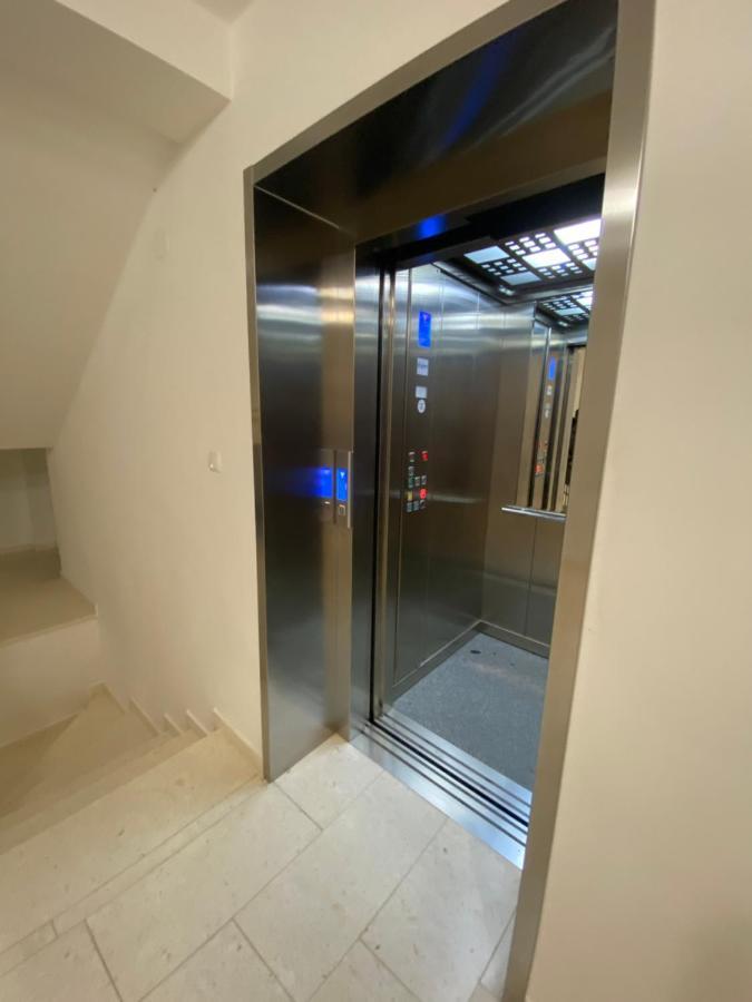 Studio Apartment Marina Mel 诺维·维诺多尔斯基 外观 照片